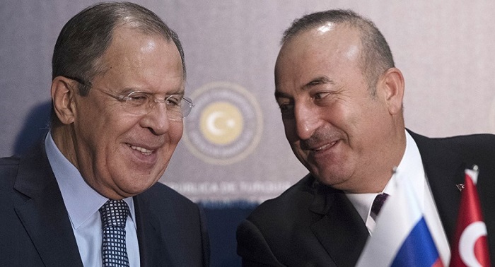 Canciller ruso aborda con su homólogo turco el levantamiento de restricciones económicas  