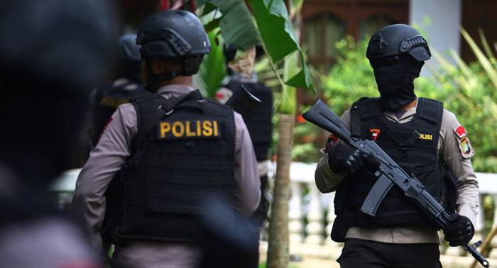 Más de 40 detenidos en Indonesia tras el ataque suicida en Yakarta
