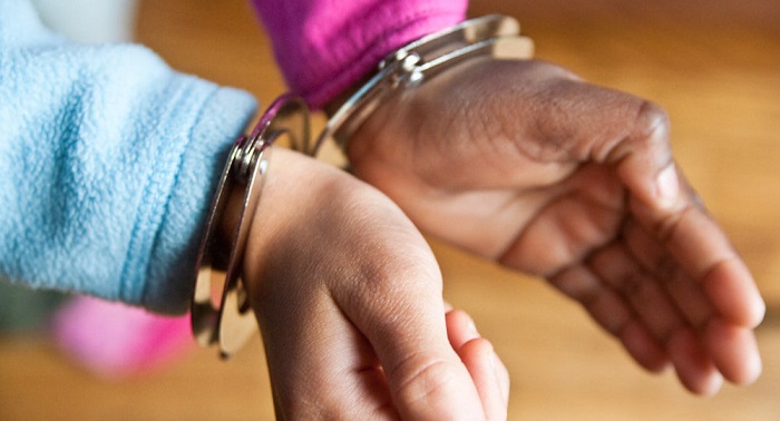 Niñas kamikaze: padre insta a sus hijas a inmolarse en nombre del yihad  