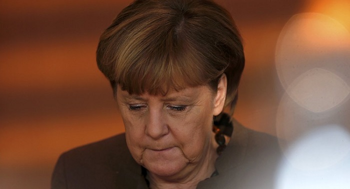 Político alemán: Merkel perderá elecciones en 2017 si no cambia su política  