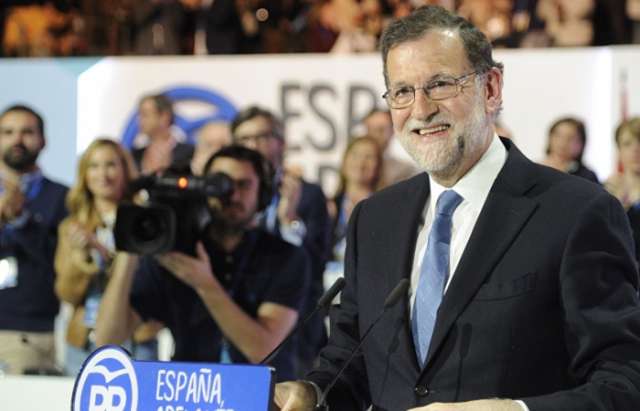 "¡Enhorabuena!": Rajoy felicita a Rutte por su victoria en las legislativas de Holanda