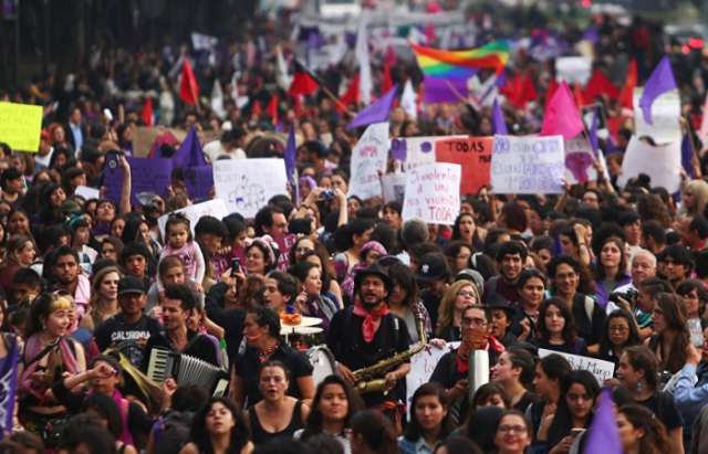 Mujeres en el mundo: un rastro de las marchas multitudinarias por la igualdad de género