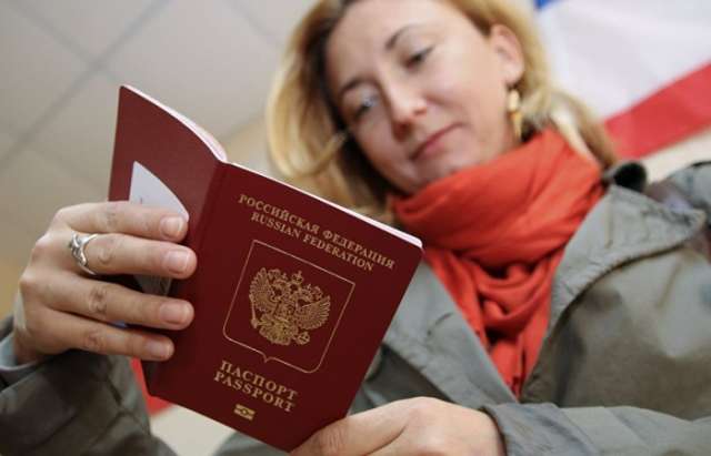 Rusia simplifica la ley para otorgar la ciudadanía a los rusohablantes