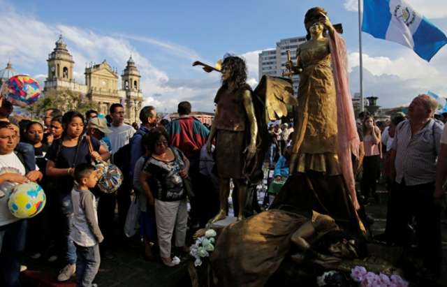 Inician protestas en respuesta al aumento de víctimas del reciente incendio en Guatemala