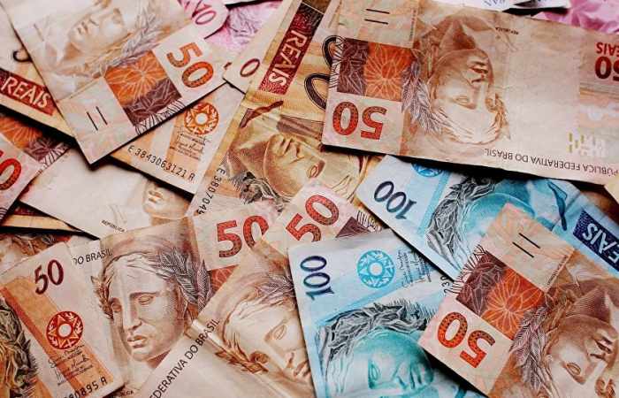 Brasil quiere subir a $310 el salario mínimo para 2018