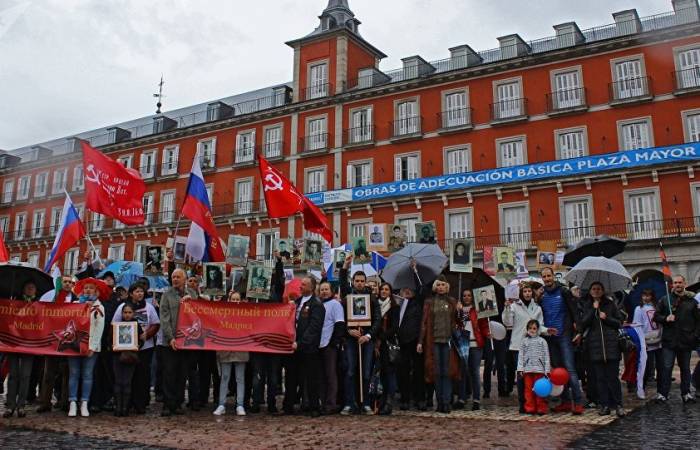 El 'Regimiento inmortal' pasará por las calles de España
