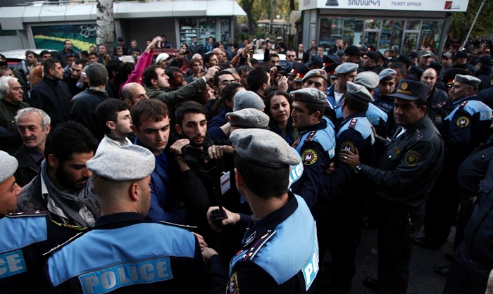 People seized police station in Yerevan call themselves ‘brave Sassoon’