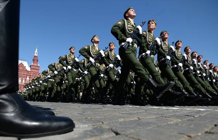 La Plaza Roja acoge el grandioso desfile militar del Día de la Victoria