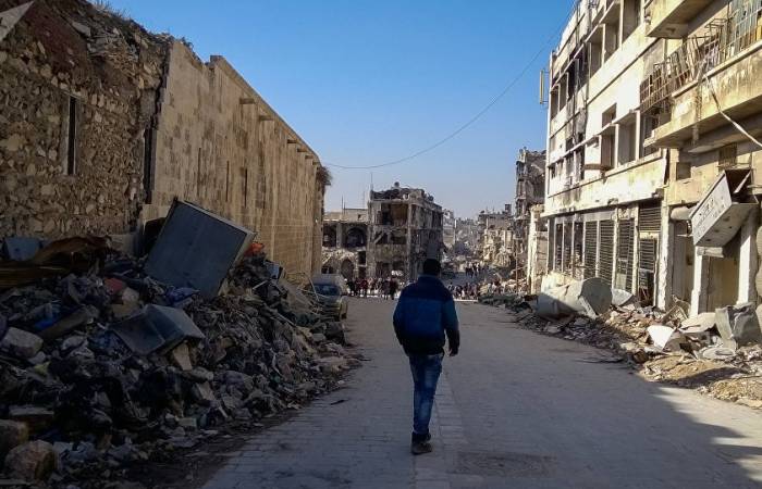 Canciller catarí: "las zonas de distensión en sí no resuelven la crisis en Siria"