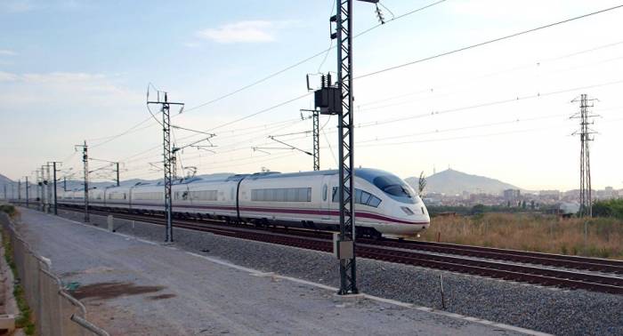 Descarrila un tren en España con 400 viajeros