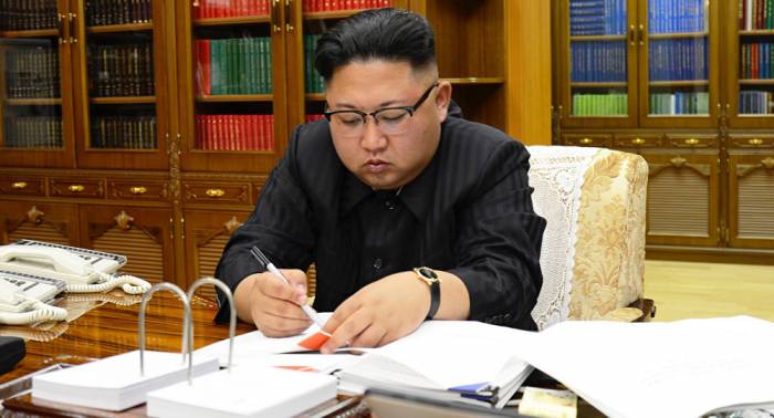 Agradecimiento a la norcoreana: qué regala Kim Jong-un a creadores de su primer ICBM