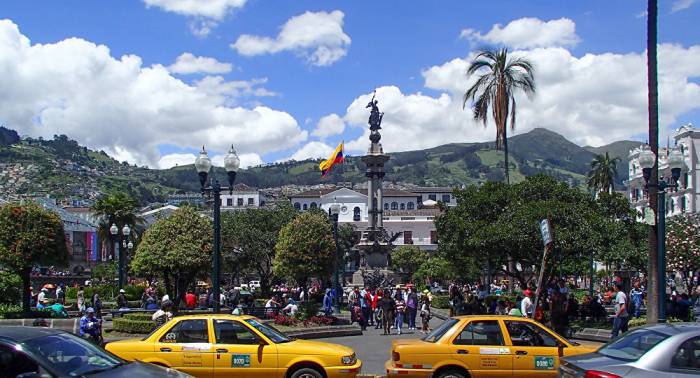 Ecuador eleva en 2% su presupuesto anual y priorizará educación