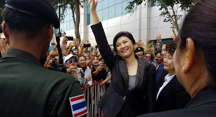 Ex primera ministra de Tailandia dice ser víctima de juego político y pide justicia