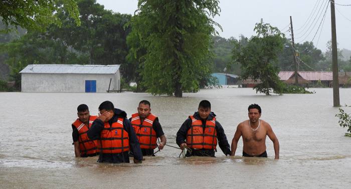 Al menos 81 españoles atrapados en Nepal por las lluvias torrenciales
