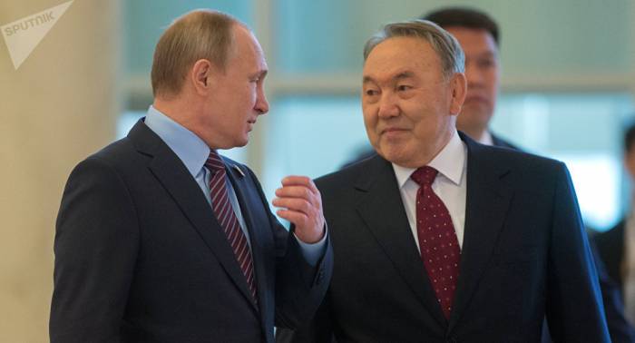 Presidentes de Rusia y Kazajistán analizan por teléfono la agenda internacional