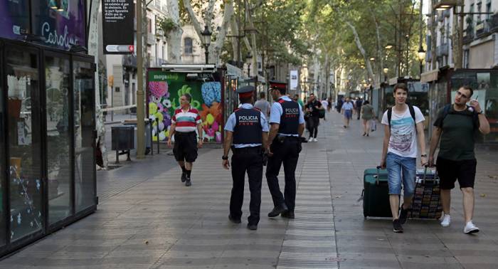 Acordonan Las Ramblas de Barcelona por un paquete sospechoso