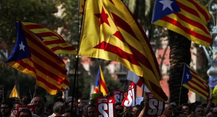Prosiguen las protestas en Cataluña en rechazo a operación policial contra referéndum