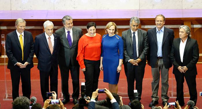 Emplazamientos cruzados marcan debate presidencial de los 8 candidatos chilenos