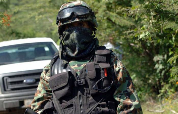 Mexique: deux soldats tués par des voleurs de pétrole