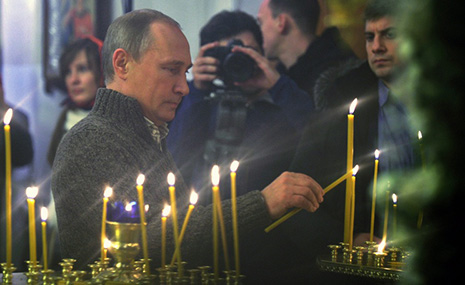 Putin congratulates Russians on Christmas