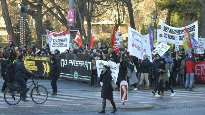 Autriche : manifestation contre l'extrême droite au gouvernement