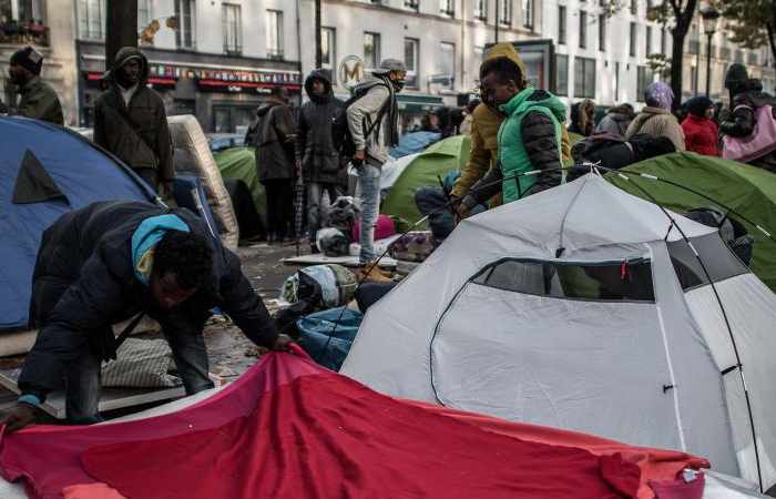 Un camp de 700 à 800 migrants dans Paris