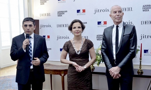 Le couturier français Jean-Claude Jitrois présente sa collection à Bakou