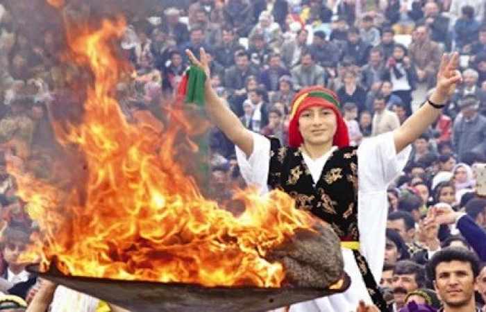 Türkei: Tausende Menschen begehen landesweit Newroz-Feier