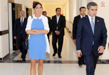 Mehriban Aliyeva inspects preparatory work in the Olympic Village