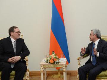 Russia`s new ambassador hands credentials to Armenia`s President