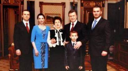 Yanukoviç kimdir? –Devrilən prezident və ailəsi - FOTOLAR