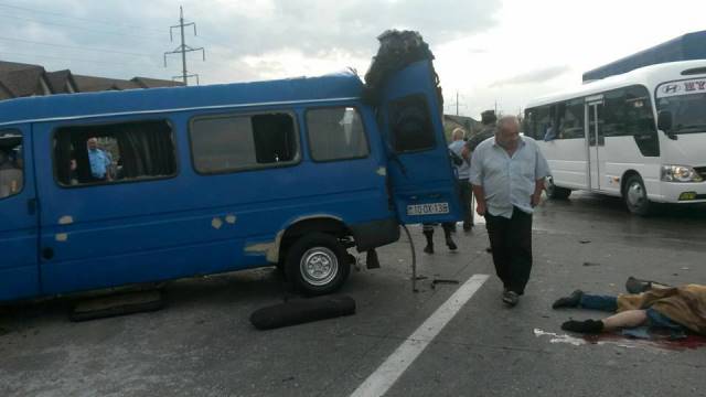 Sumqayıt yolunda dəhşətli qəza - 2 ölü, 10 yaralı (Yenilənib)