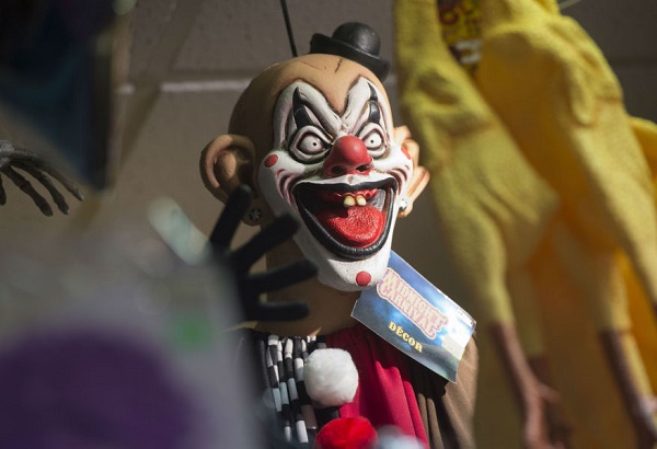 Après l`Amérique, les clowns sinistres terrorisent les Pays-Bas