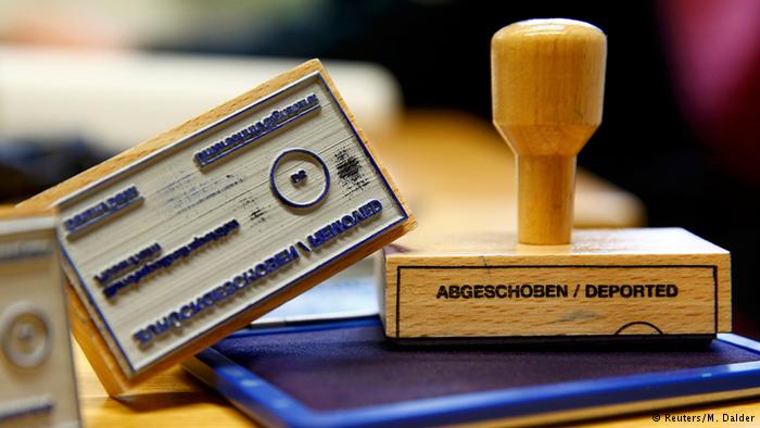 More refugees in Germany suing over drawn-out asylum process