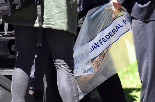 Un Australien recruteur présumé de l`EI arrêté