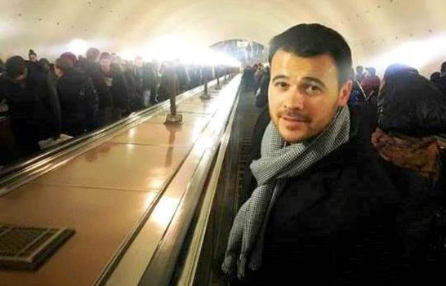 Emin Ağalarov metroda - Fotolar