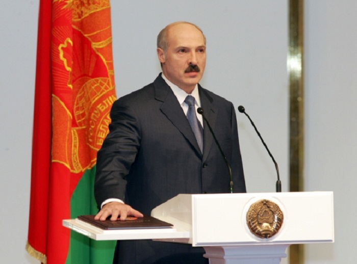 Bélarus: l’indéboulonnable Loukachenko