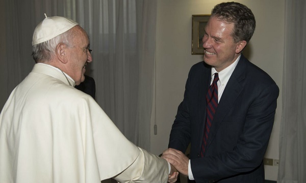 Un journaliste américain désigné chef du service de presse du Vatican