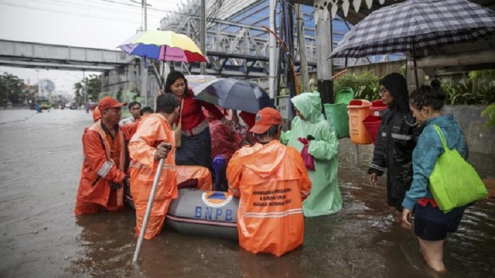 Überschwemmungen in Jakarta -Tausende Häuser unter Wasser