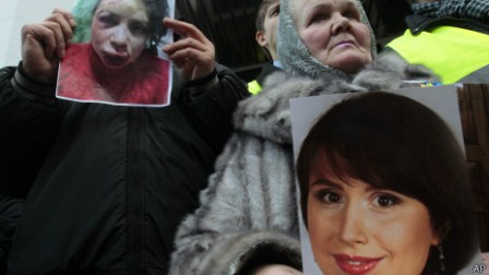 Ukraynada jurnalisti döyənlər tutuldu