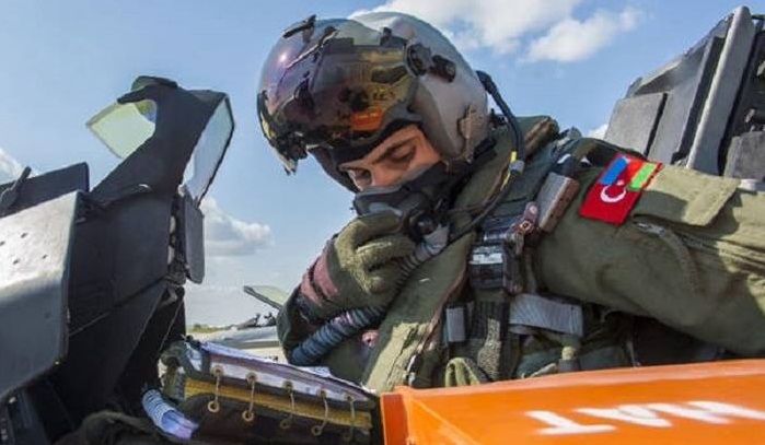 Azerbaijani pilots take part in int