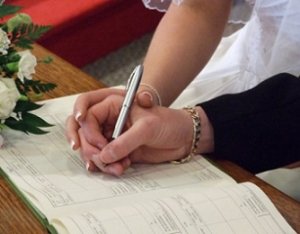 Azərbaycanda nikah müqaviləsi bağlayanların sayı artıb