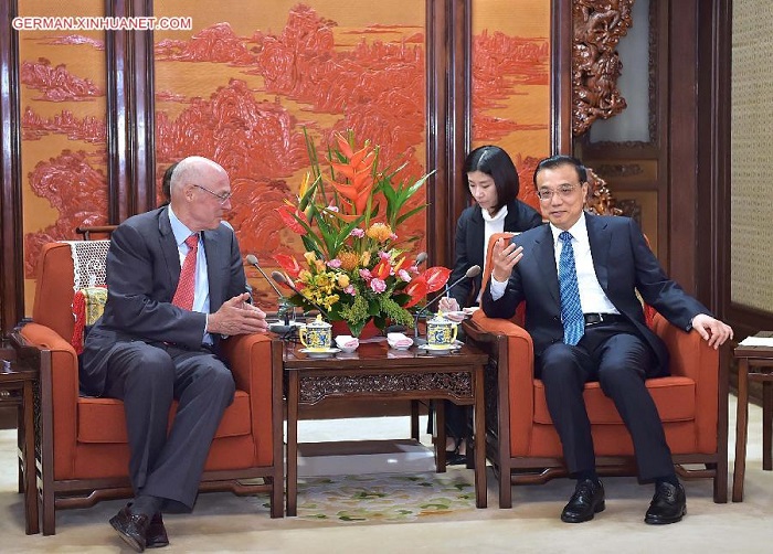 Li Keqiang trifft ehemaligen US-amerikanischen Finanzminister Henry Paulson in Beijing