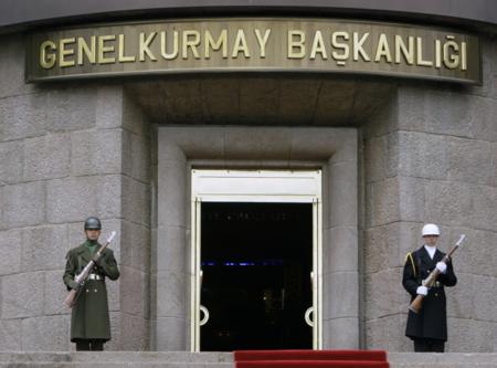Türkiyədə orduda məsələyə qarışdı