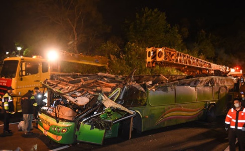 Le bilan d`un accident de car à Taiwan s`alourdit à 33 morts