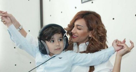 Röya oğlu ilə duet oxudu - VİDEO