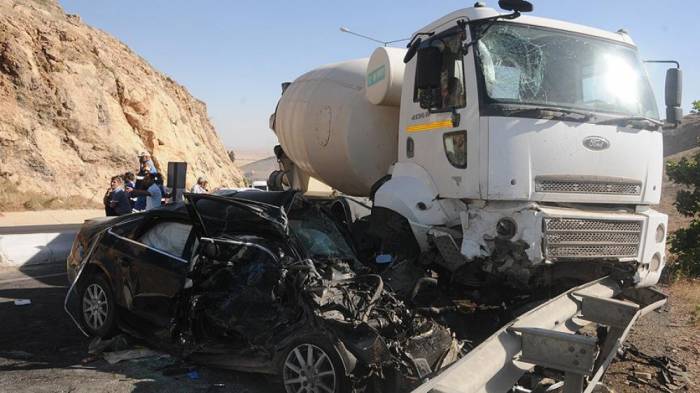 13 nəfər yol qəzasında yaralandı
