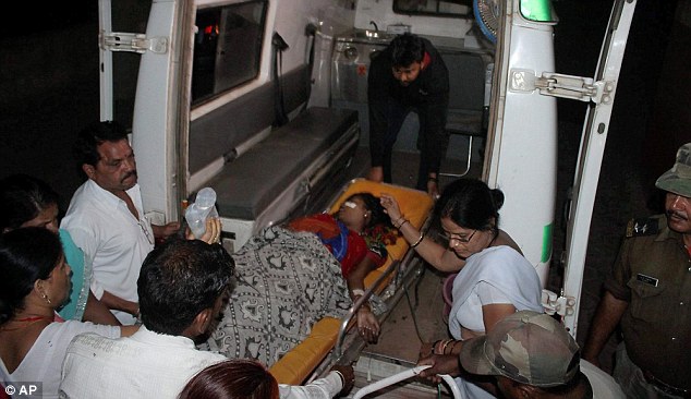 Over 100 hospitalized in Indian cold snap