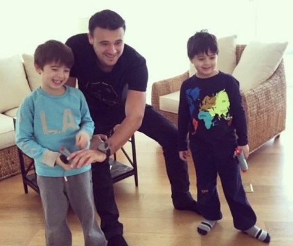 Emin Ağalarovun uşaqları onu iPad-a dəyişdilər