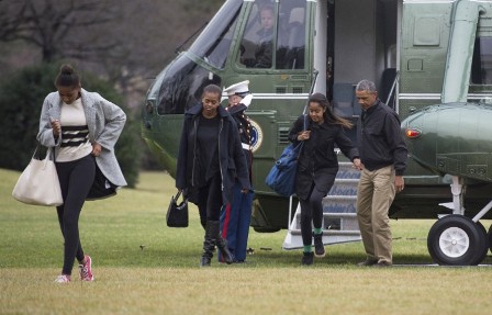 Obama tətildən qayıtdı